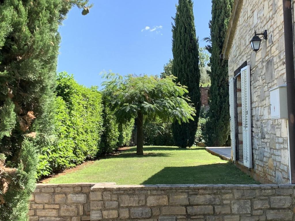 Villa Melissa - Istrisches Steinhaus Mit Pool In Guter Lage Sveti Lovrec Pazenaticki Luaran gambar