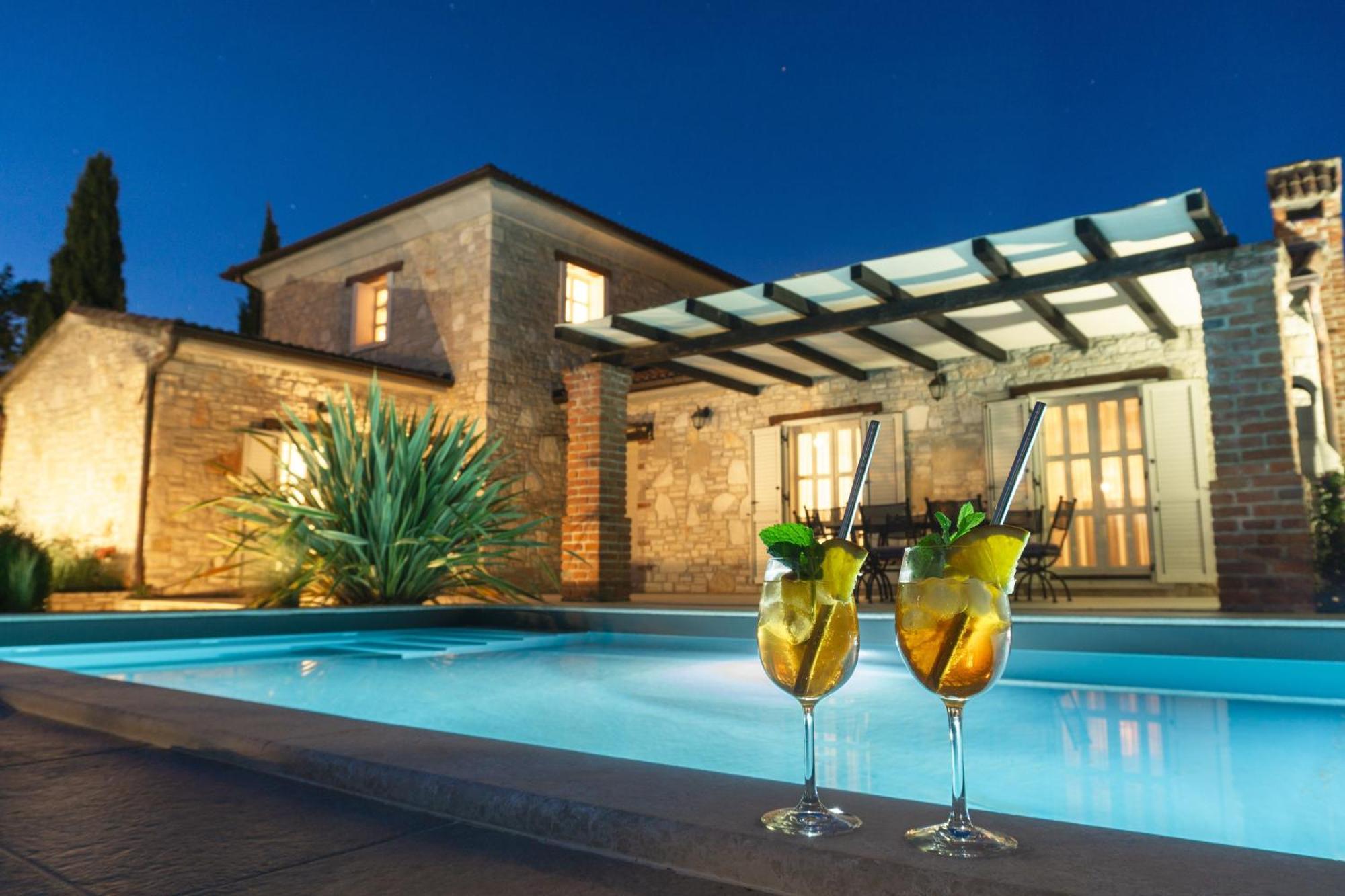 Villa Melissa - Istrisches Steinhaus Mit Pool In Guter Lage Sveti Lovrec Pazenaticki Luaran gambar