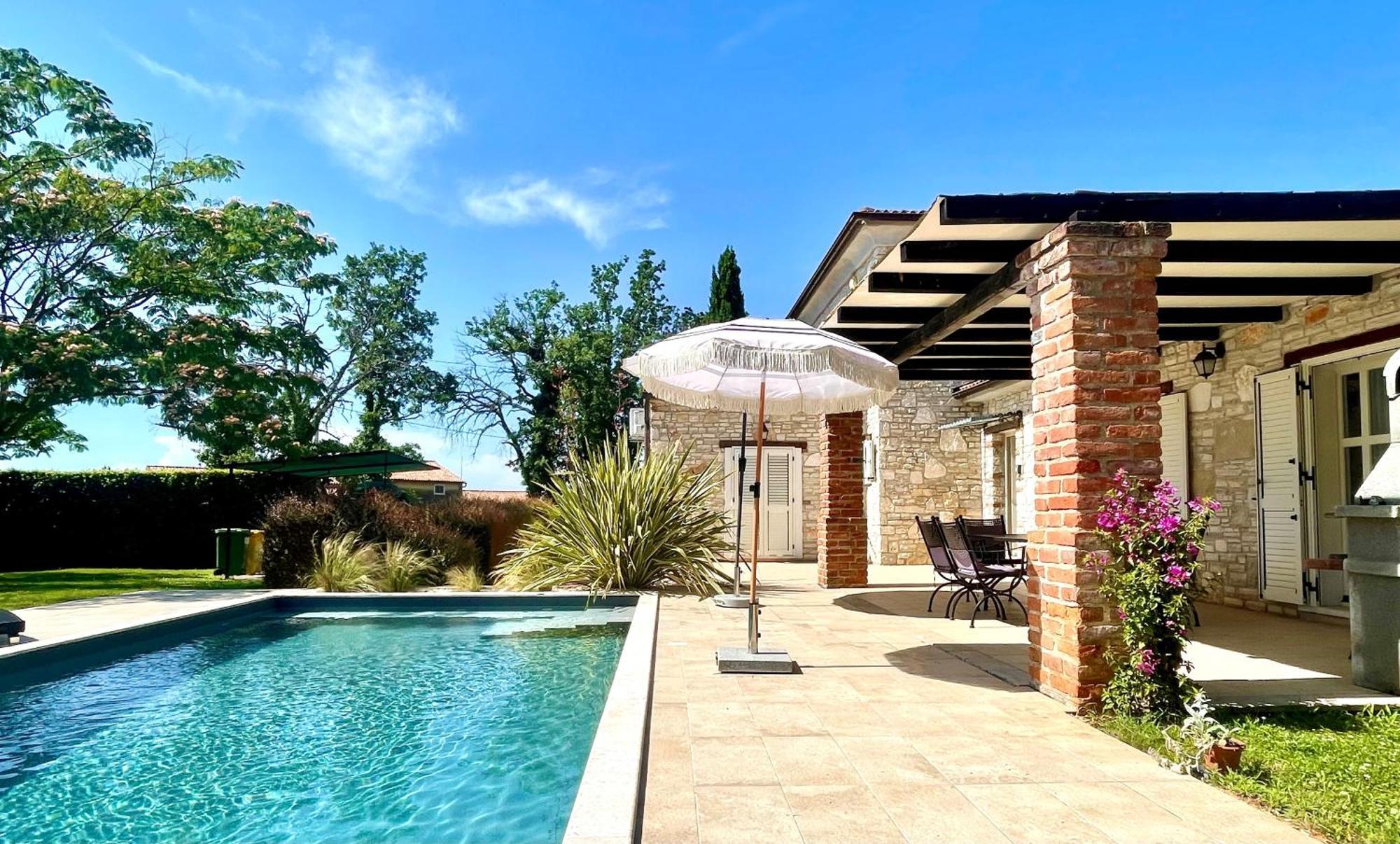 Villa Melissa - Istrisches Steinhaus Mit Pool In Guter Lage Sveti Lovrec Pazenaticki Luaran gambar