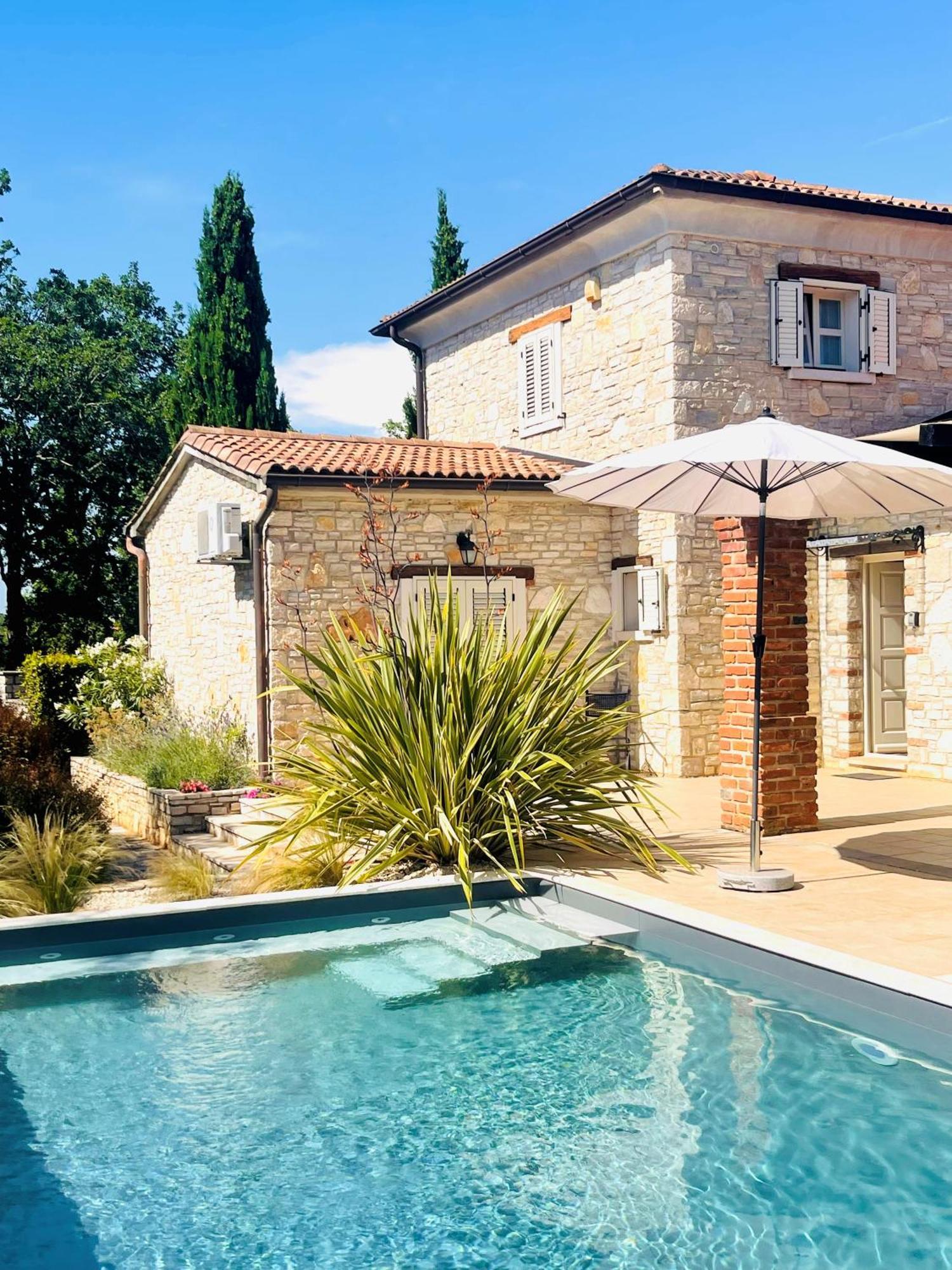 Villa Melissa - Istrisches Steinhaus Mit Pool In Guter Lage Sveti Lovrec Pazenaticki Luaran gambar